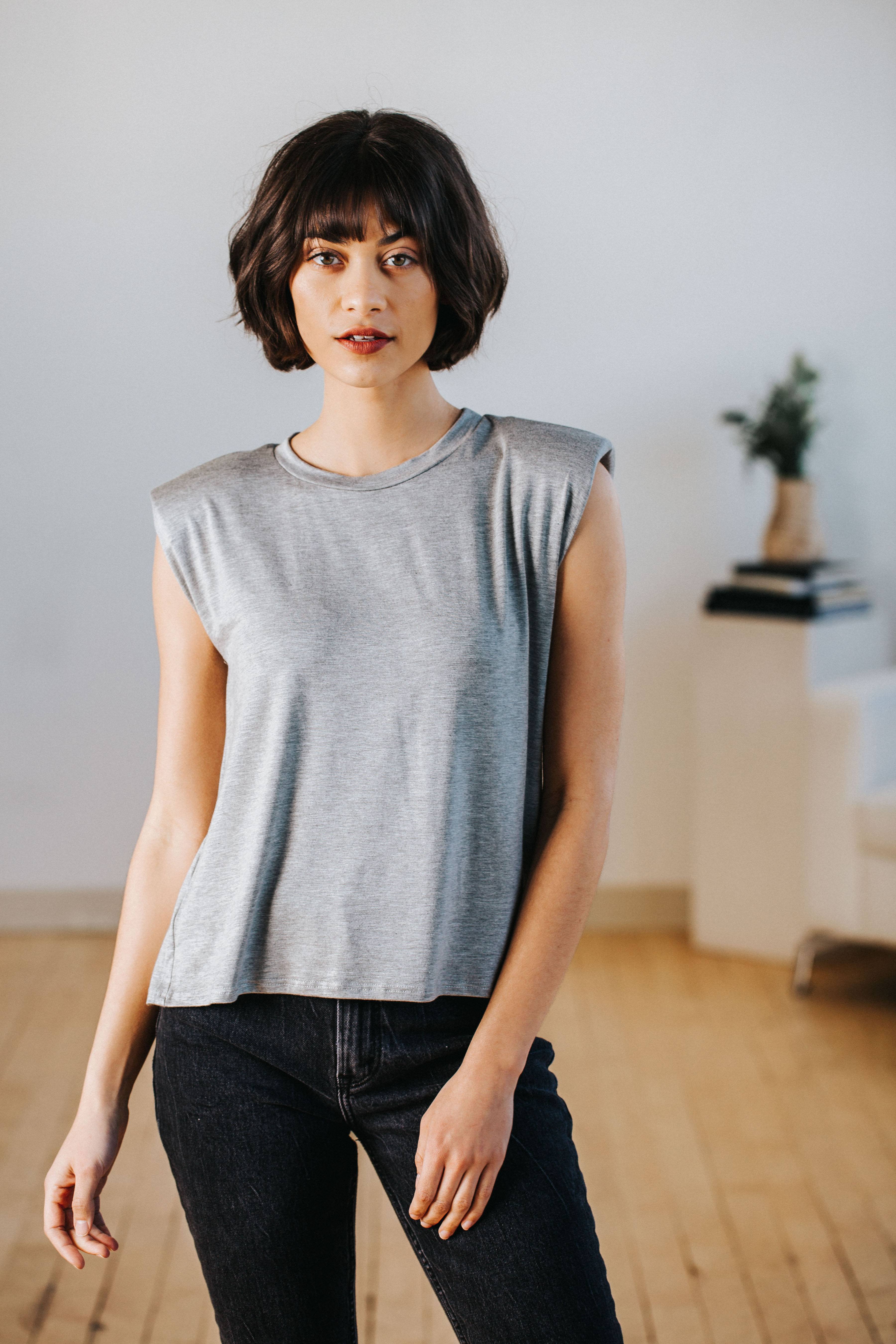 Bree Padded Muscle Tee in Gray – Nell and Rose