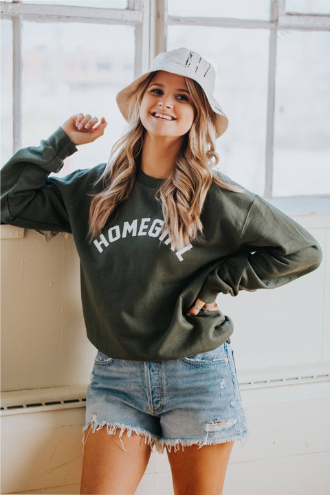 Homegirl Sweatshirt in Olive